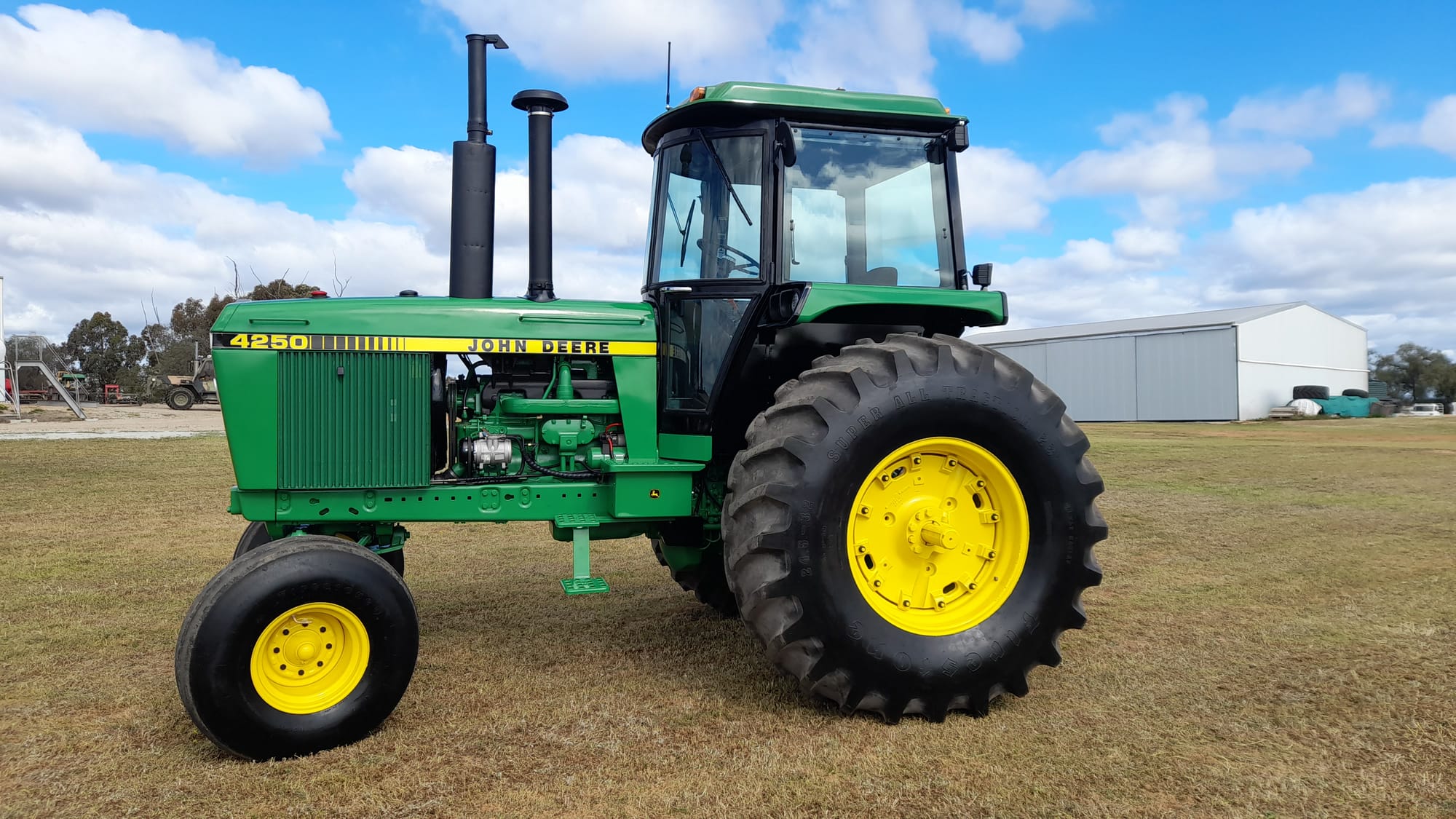 John Deere 4250