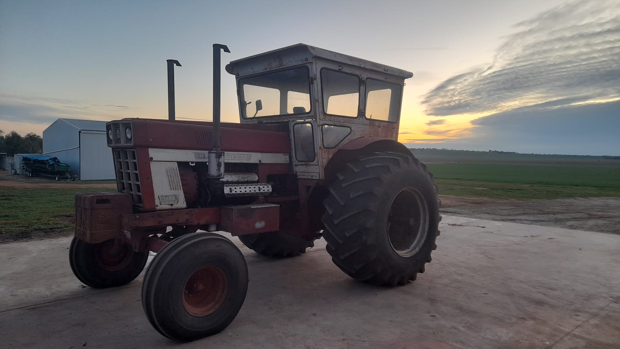 International 1468 V8