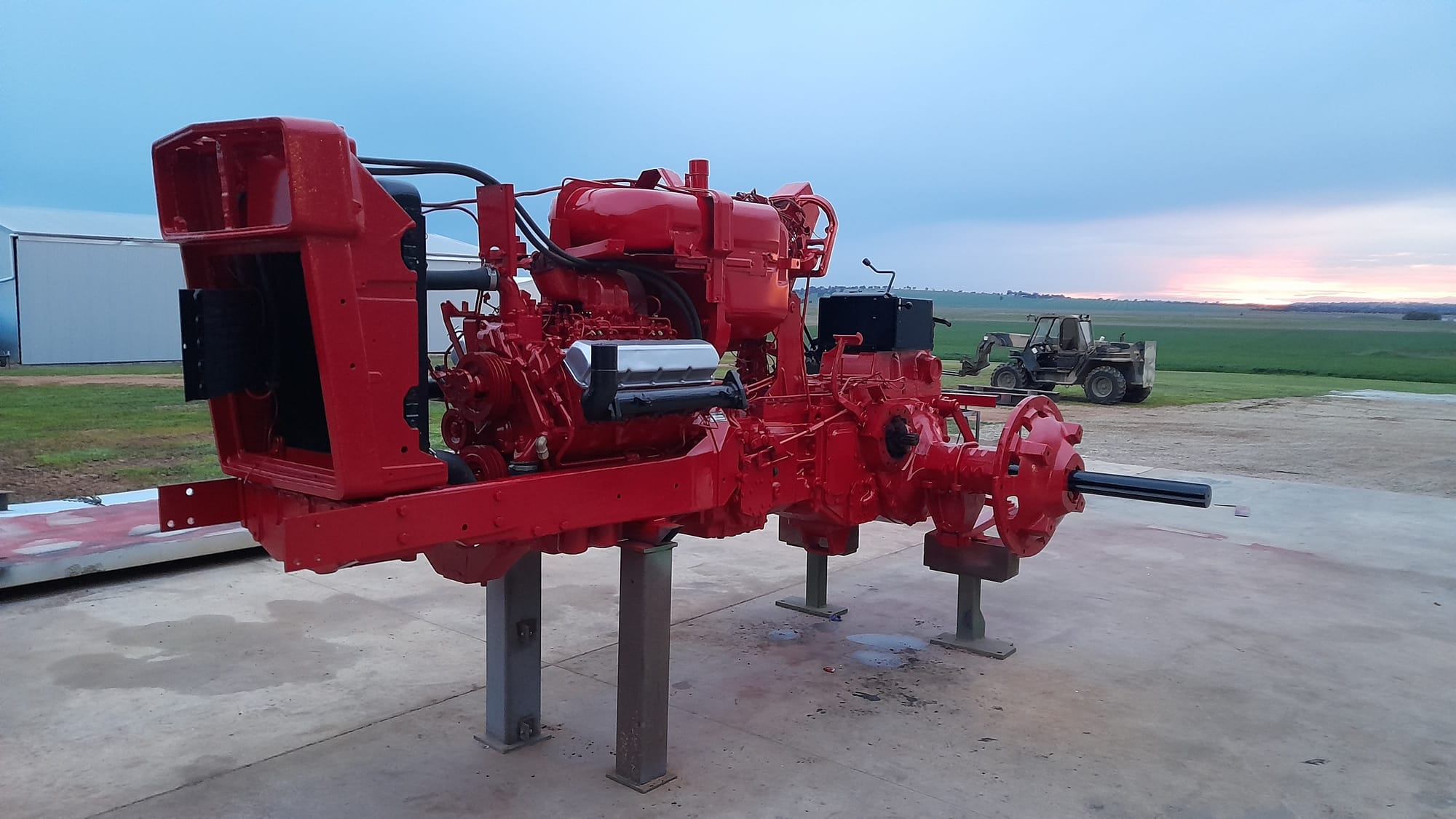 International 1468 V8