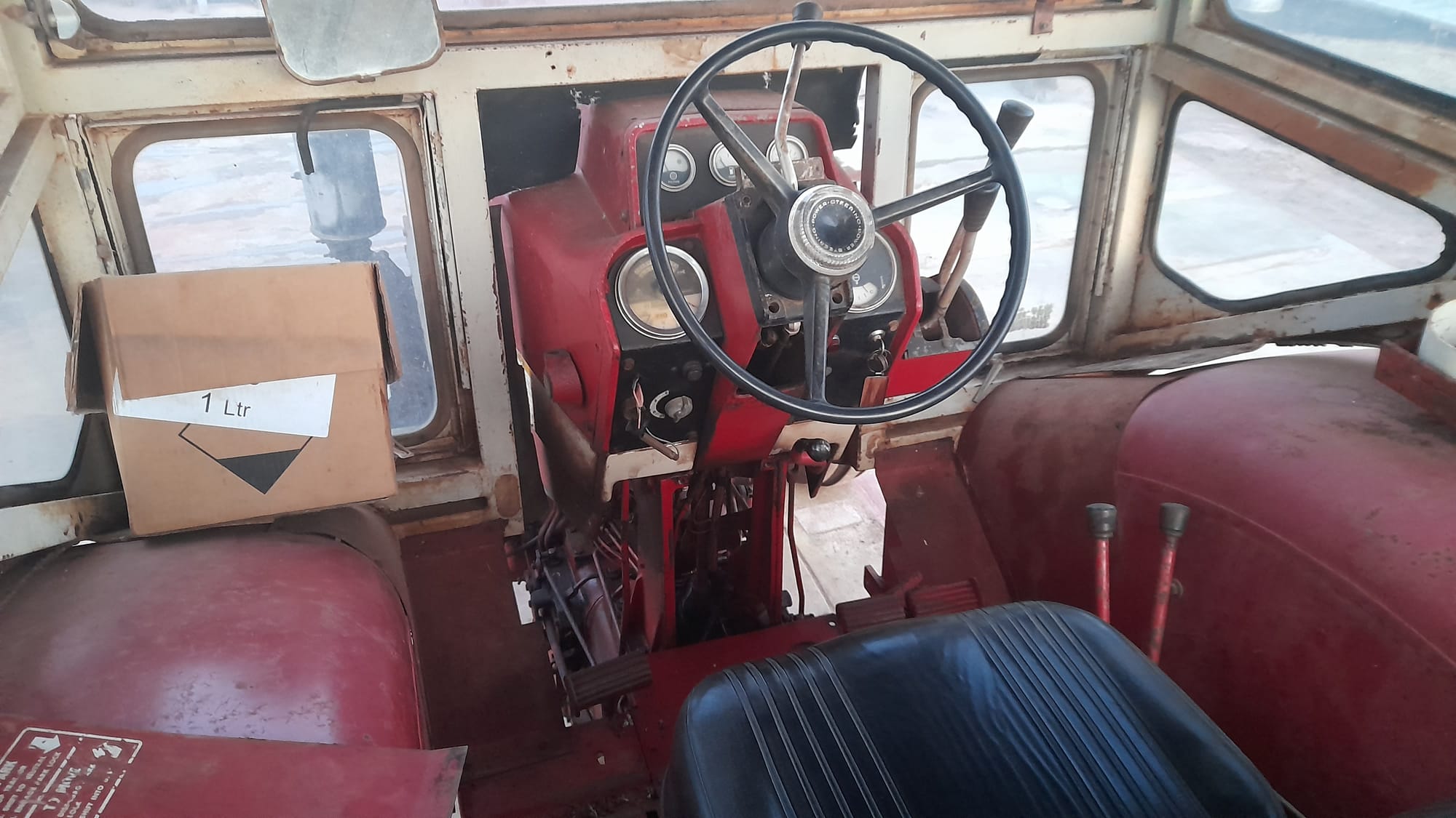 International 1468 V8