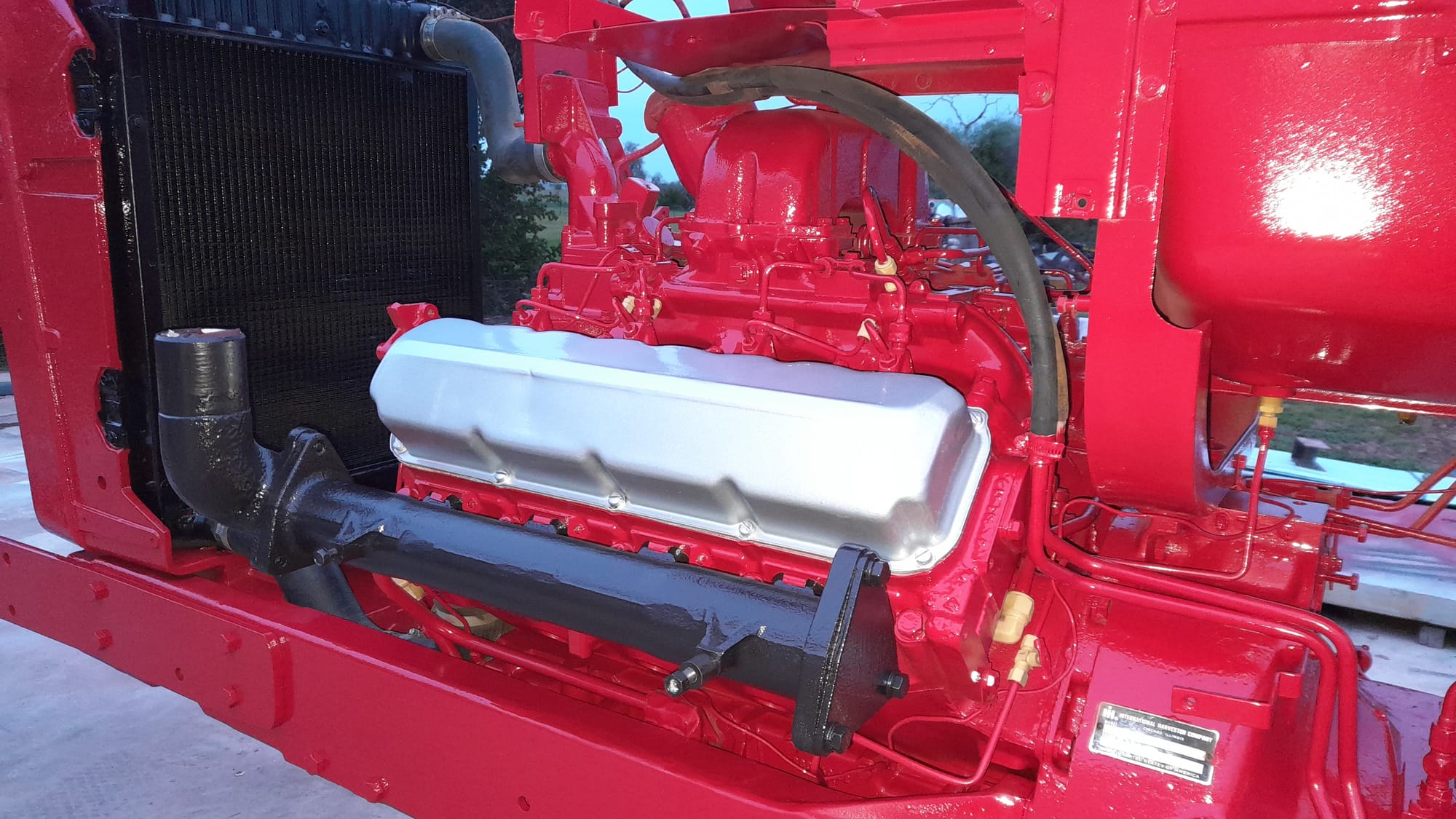 International 1468 V8