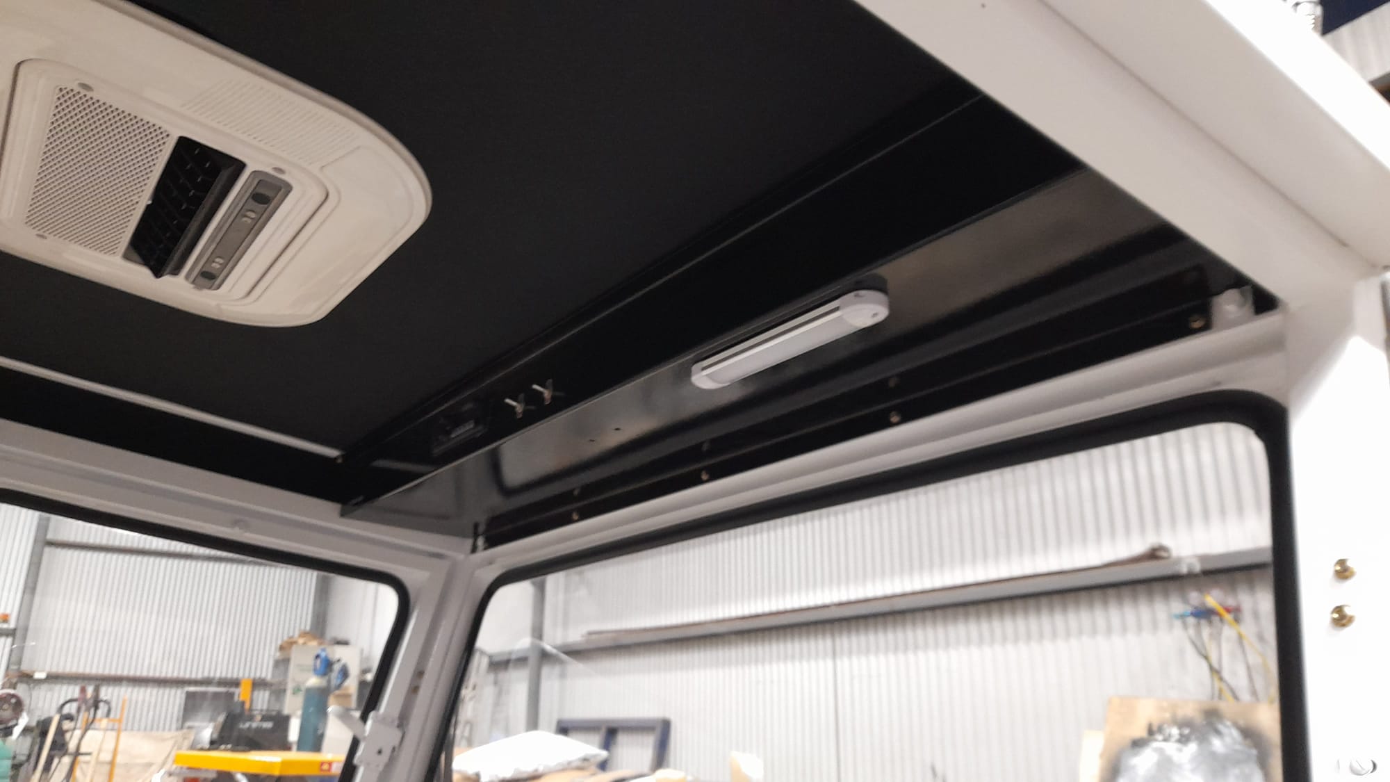 International 1468 V8