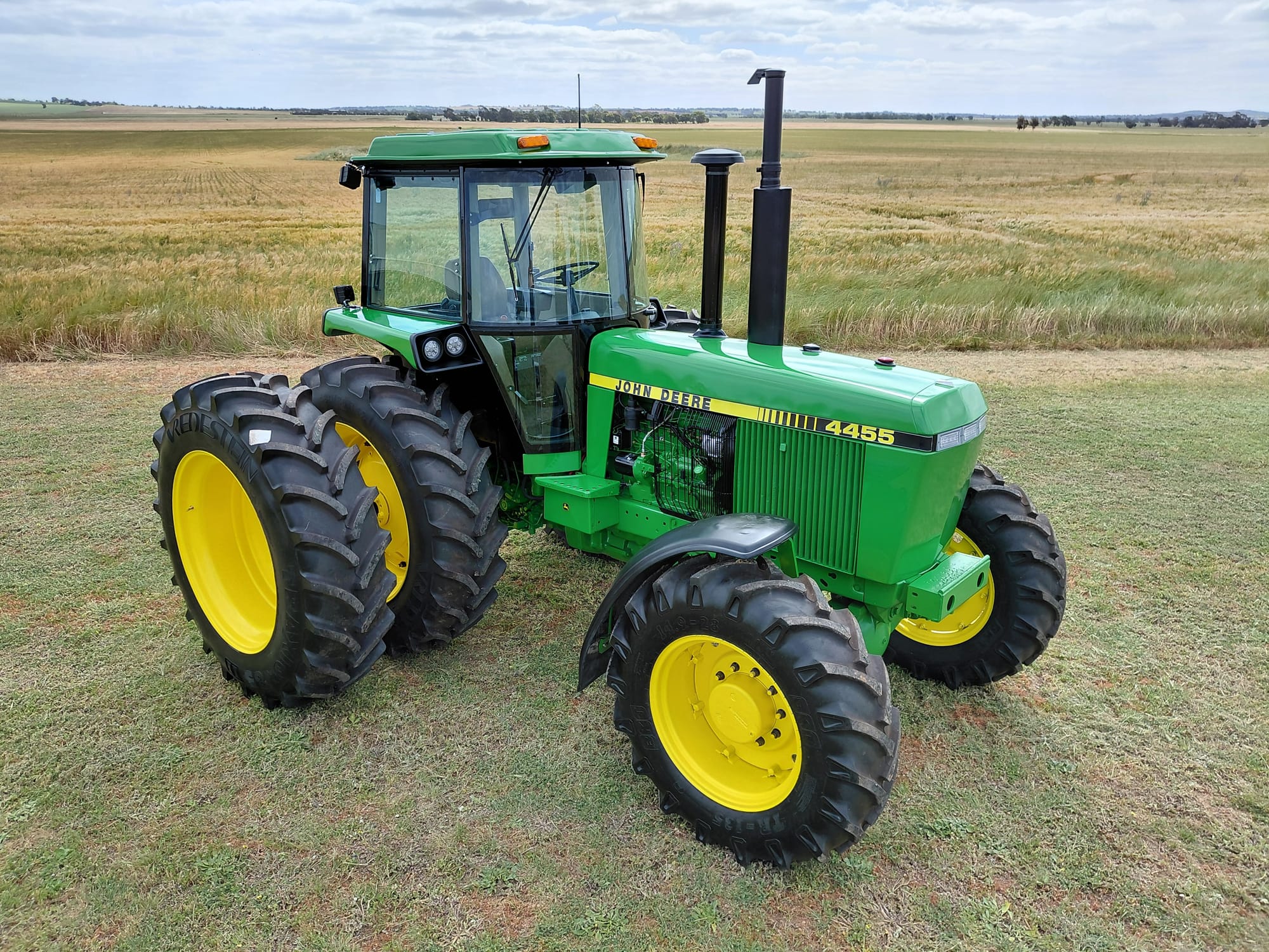 John Deere 4455