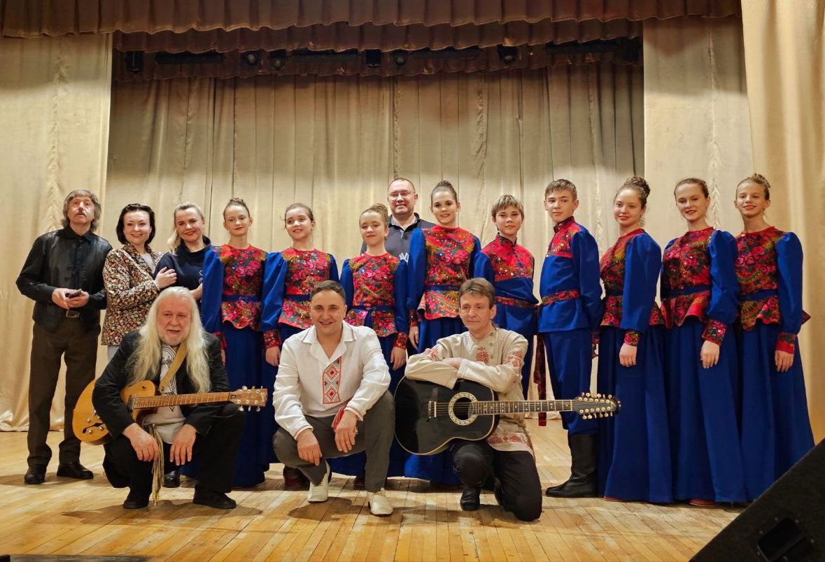 Ансамбль "Славяночка", группа "Лявоны-Песняры" и Владимир Май