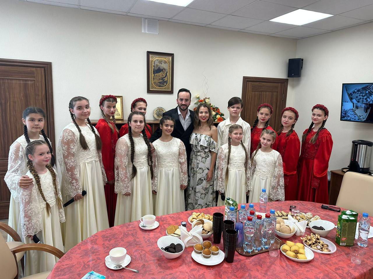 Эмиль Кадыров, участник телепроекта "Голос" (4 сезон), солист театра "Градский Холл