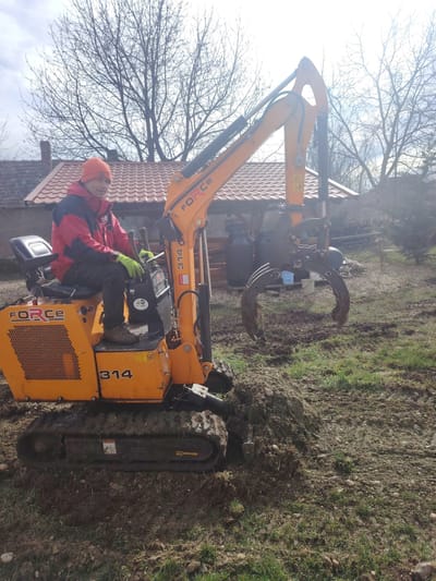 Tavaszi udvar rendezés és közösségi ház takarítás