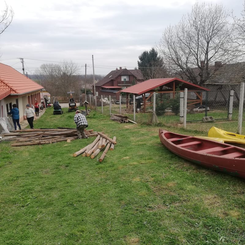 Közösségi udvar és ház takarítás!