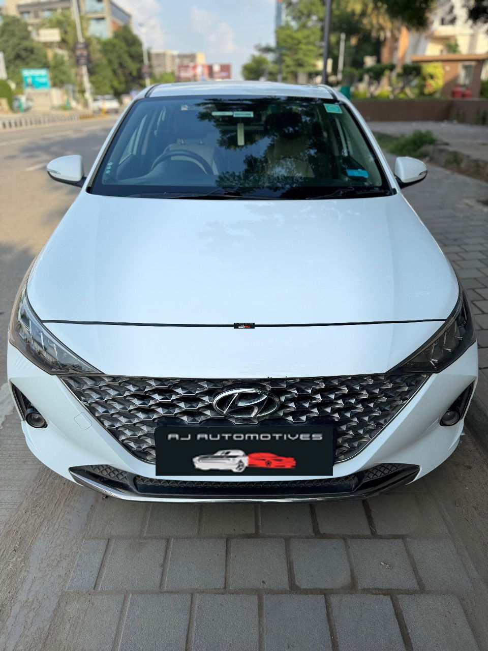 HYUNDAI - VERNA