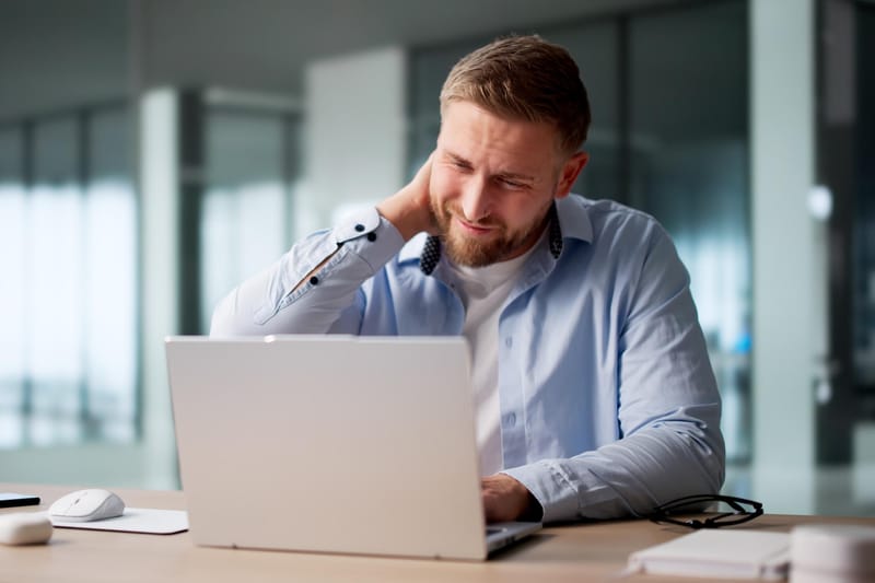 Nyakfájás a képernyő előtt? Így teszi tönkre a tested a monitor – és így javíthatod ki