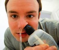 לצורך שטיפת נבגים מריריות גתות האף ושמירה על מרקם תקני של הליחה מומלץ לשטוף את אף ואת הגתות במי מלח או במי ים.