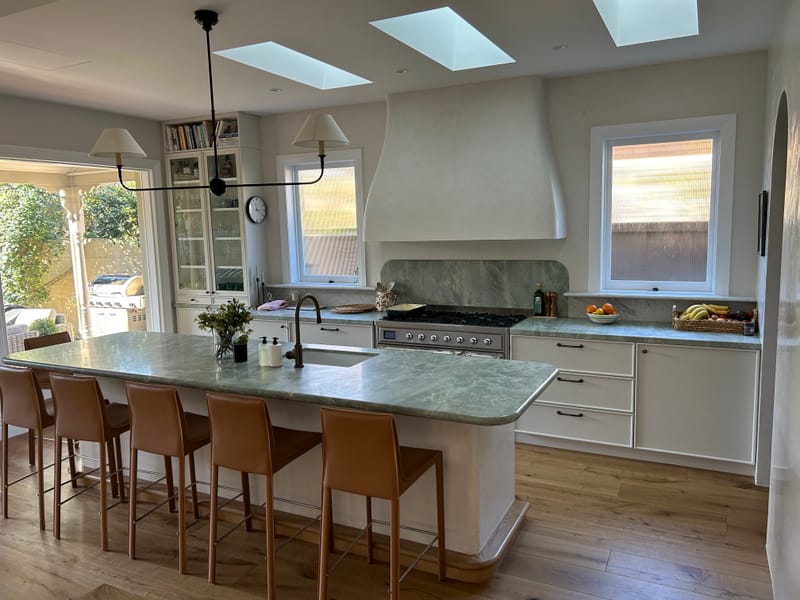 Builder : Komplete Construction / Designer: Caswell Interior Deisgn