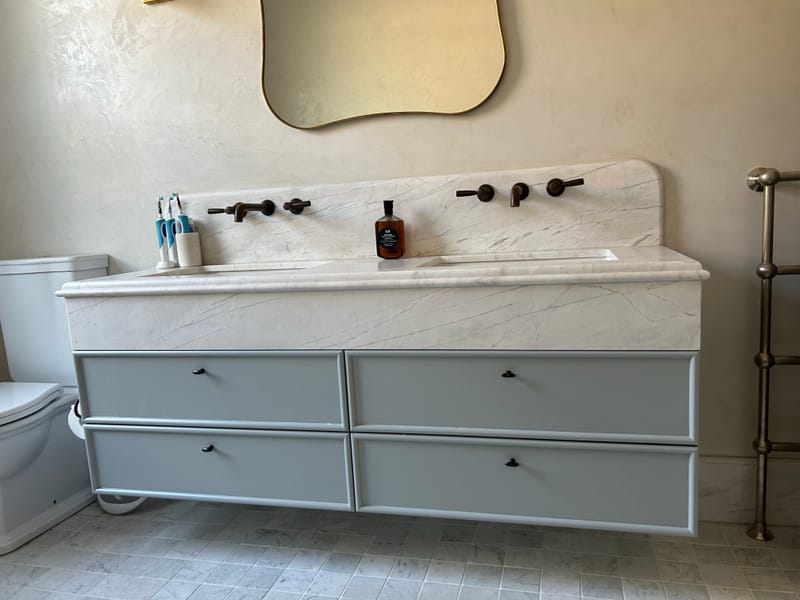 Builder : Komplete Construction / Designer: Caswell Interior Deisgn