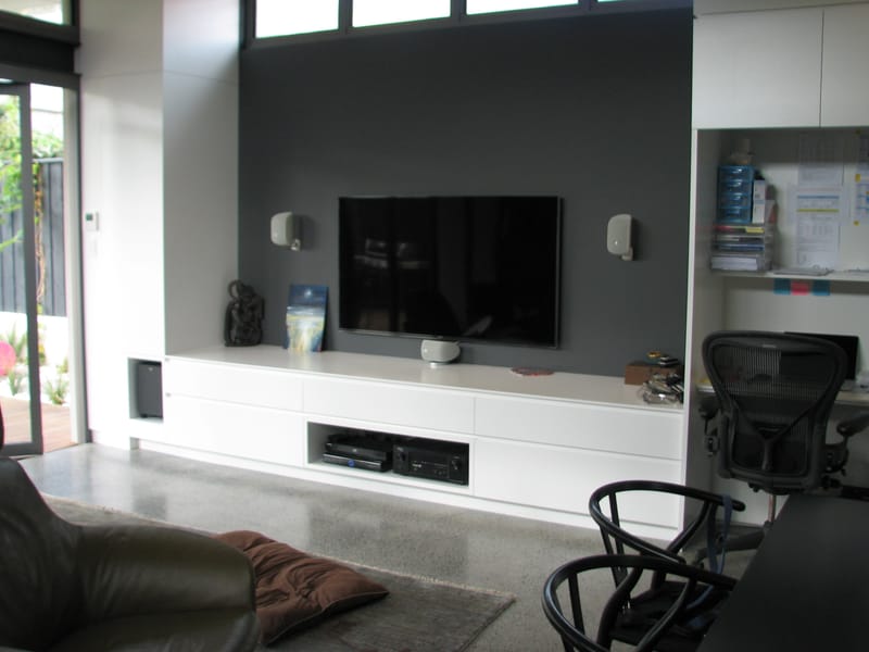 Builder : Komplete Construction   /  Interior Designer :  Hare + Klein