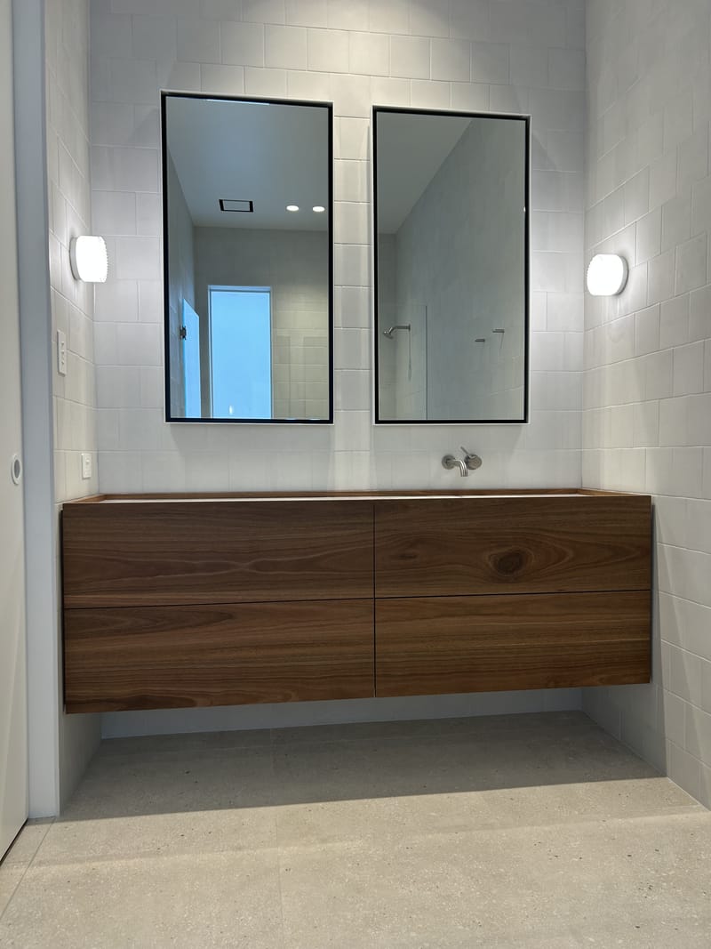 Builder: Emerath   /    Architect:  Luke Moloney Architecture