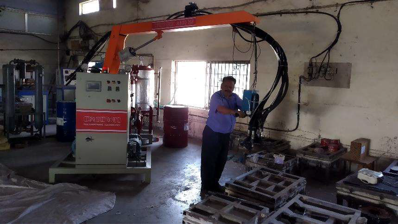 High-Pressure PU Foam Molding Machine