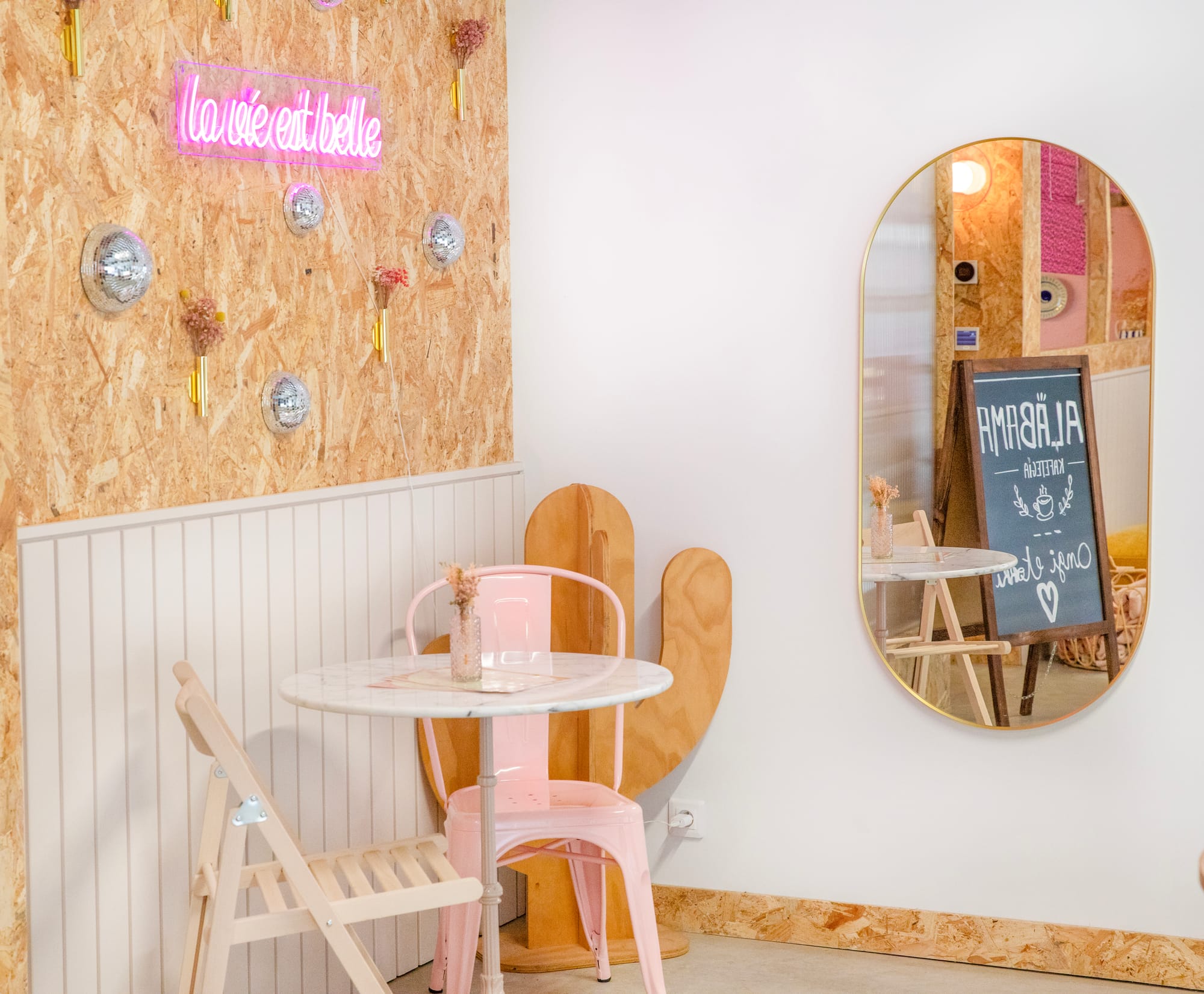 Aménagement et décoration d’un coffee shop à Saint-Pée-sur-Nivelle (Pays Basque)