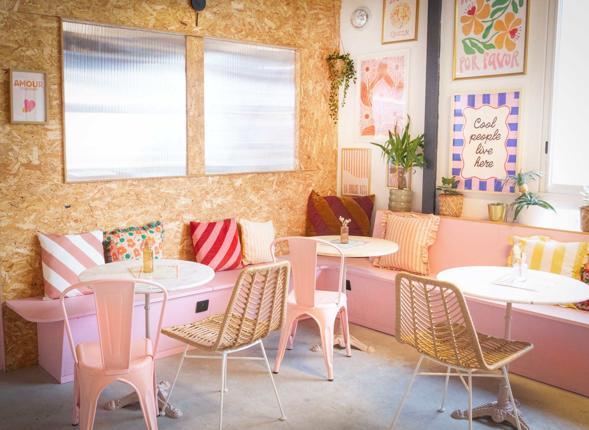 Aménagement et décoration d’un coffee shop à Saint-Pée-sur-Nivelle (Pays Basque)