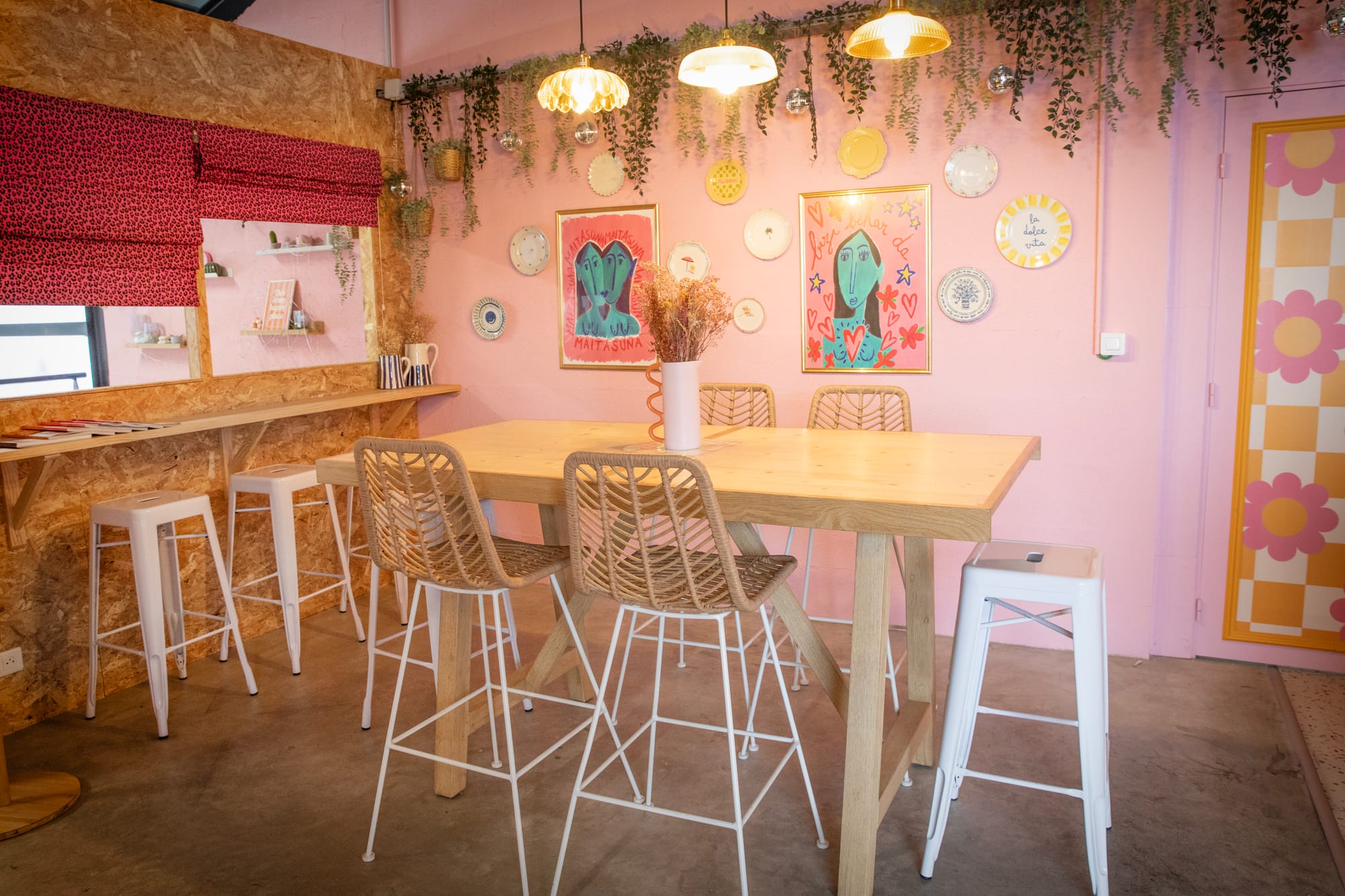 Aménagement et décoration d’un coffee shop à Saint-Pée-sur-Nivelle (Pays Basque)