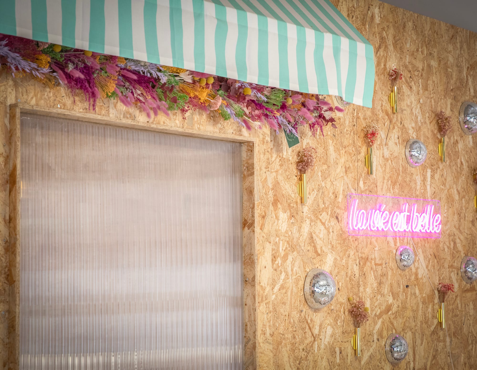 Aménagement et décoration d’un coffee shop à Saint-Pée-sur-Nivelle (Pays Basque)