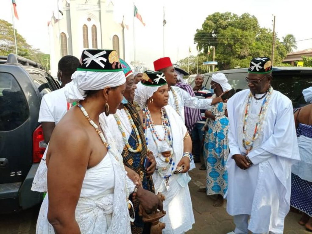 Maître africain spécialisé en voyance et médiumnité
