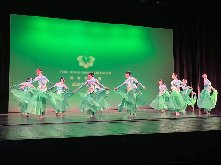 Annual Grand Final: The dance "A Great River" won three major awards