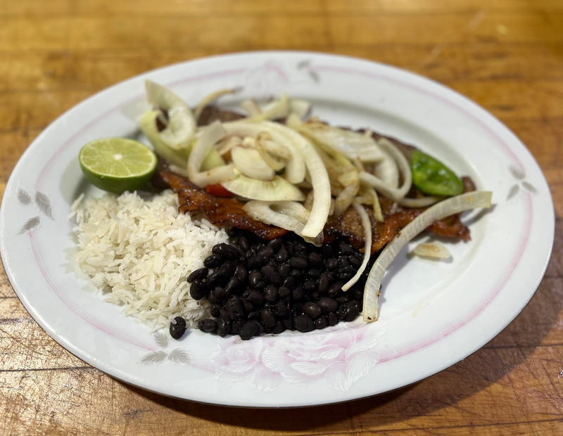 GRILLED STEAK PLATTER/ PLATO CARNE ASADA