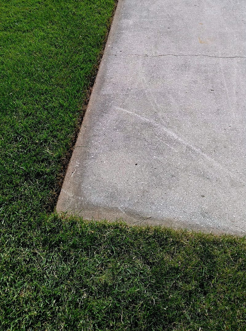 SIDEWALK EDGING