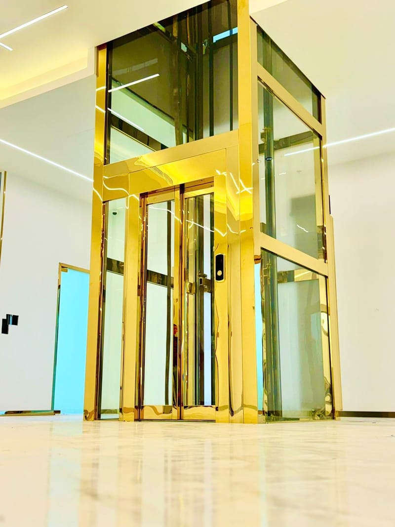 كيفية التواصل معنا لطلب مصعدك