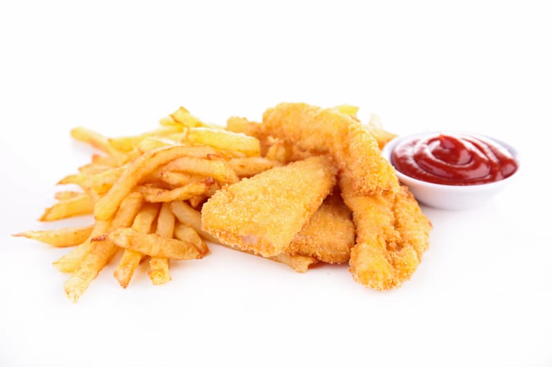 CHIKEN NUGGETS WITH FRENCH FRIES (8)