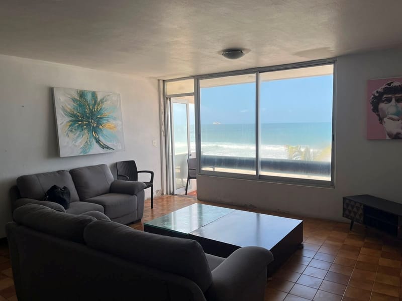 ¿Buscas un Condominio Frente al Mar a Precio Accesible en Mazatlán? Vale la Pena Conocer Esta Propiedad de 2 Recámaras