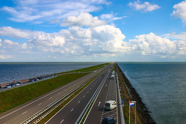 De Afsluitdijk – eindeloze vrijheid op de weg