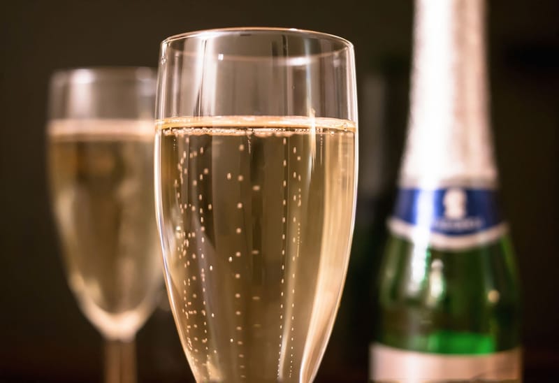 Pezsgő és kaviár: a francia konyha klasszikus párosítása