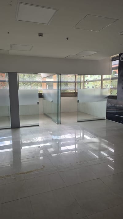 Arriendo oficina 313