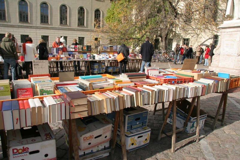 BOOK MARKET | Bernardo Square, Dame Street, Dublin 2 | Every Saturday, 10am-5pm