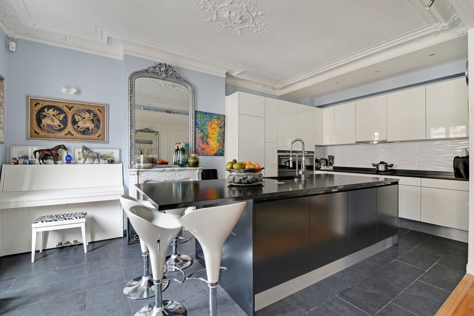 Appartement Haussmannien au cœur du 9 eme