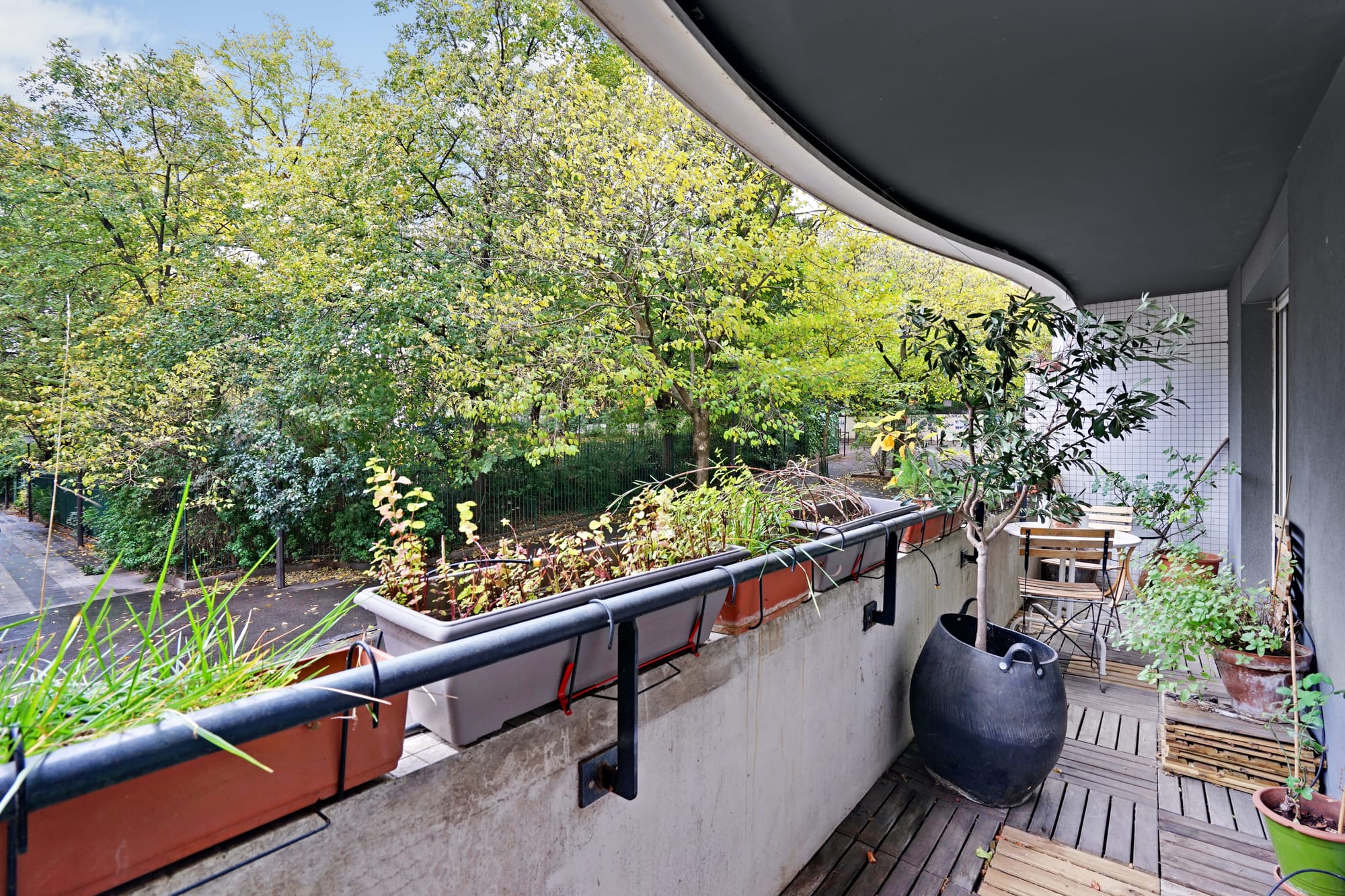 2 pièces au calme avec balcon et vue sur la verdure 