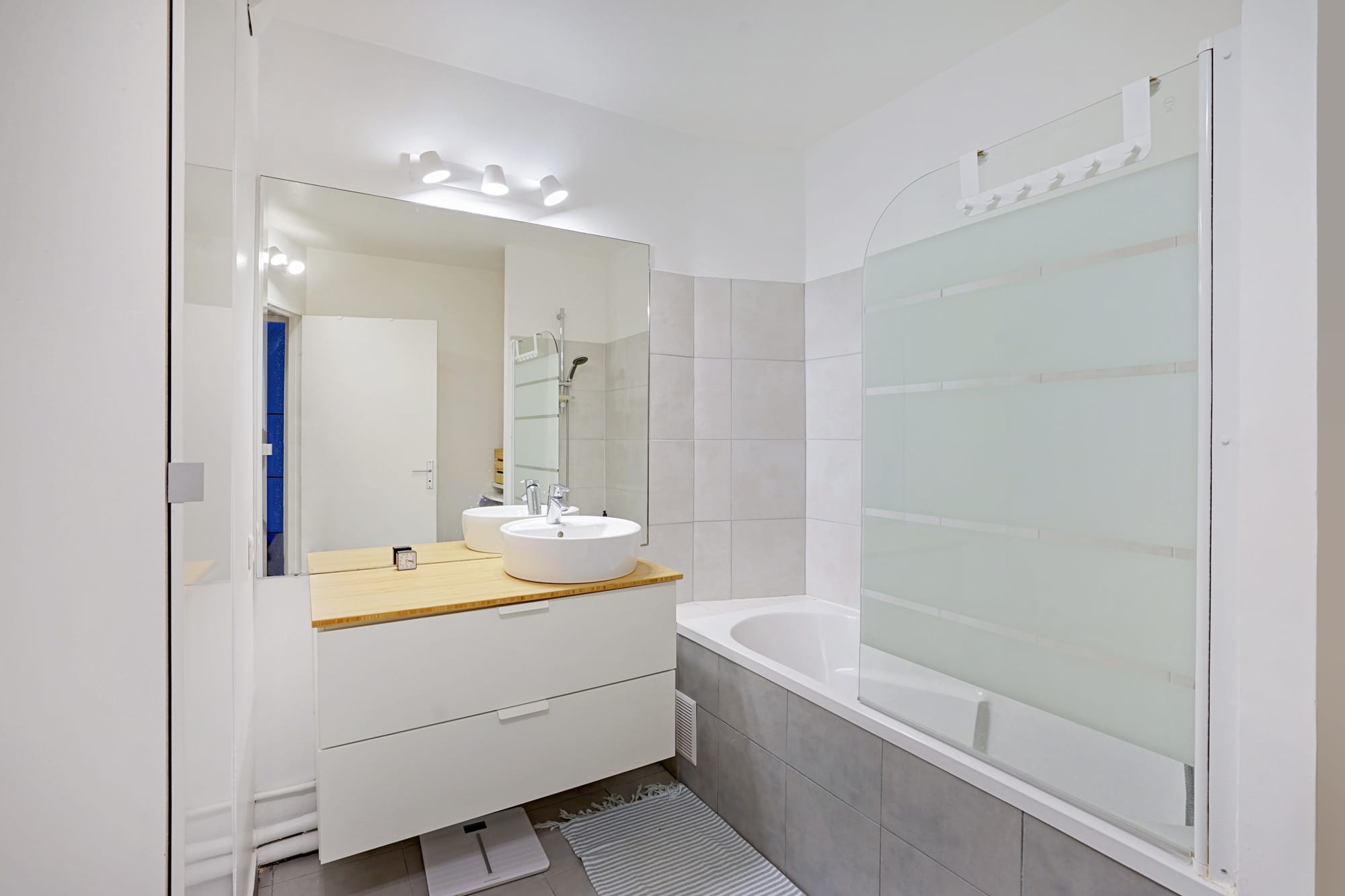 2 pièces au calme avec balcon et vue sur la verdure 