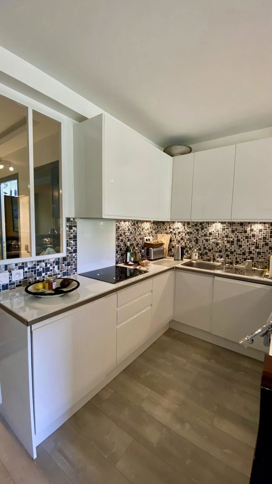 Appartement élégant avec balcons/ terrasses à deux pas de la station Ranelagh (Paris 16)