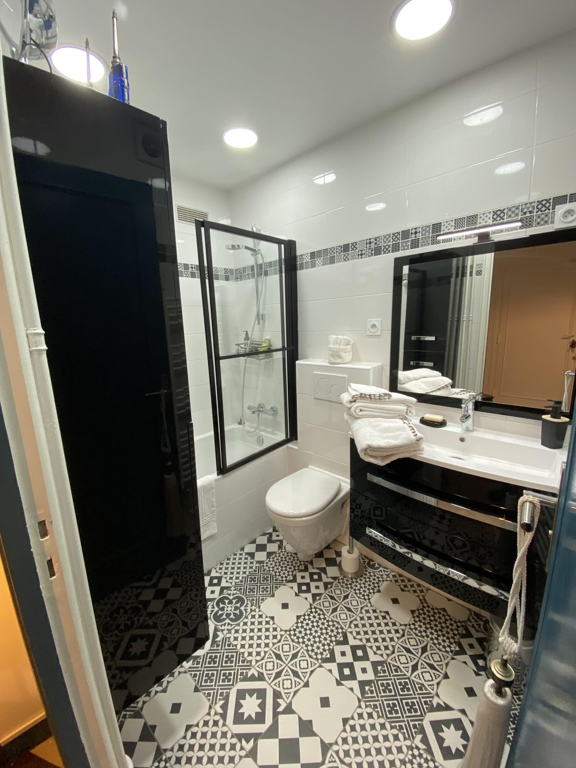 Appartement élégant avec balcons/ terrasses à deux pas de la station Ranelagh (Paris 16)