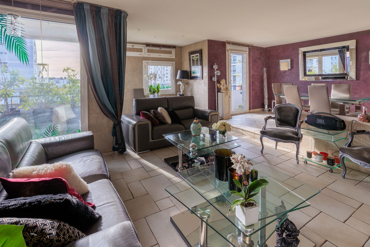 Appartement familial avec terrasse et balcon plein Sud à la lisière du 11 eme