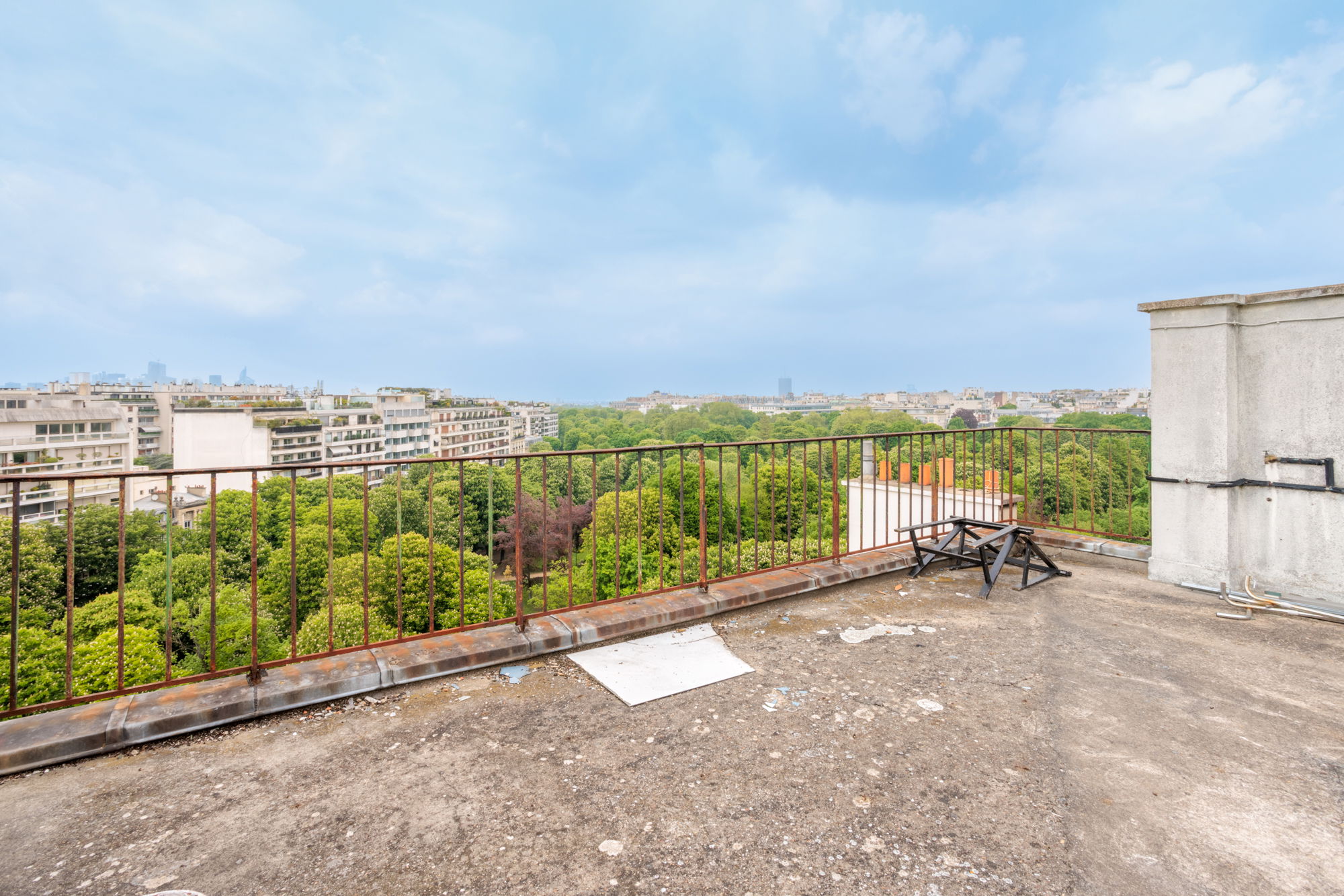 Appartement à rénover avec terrasses sur les jardins du Ranelagh (Paris 16)