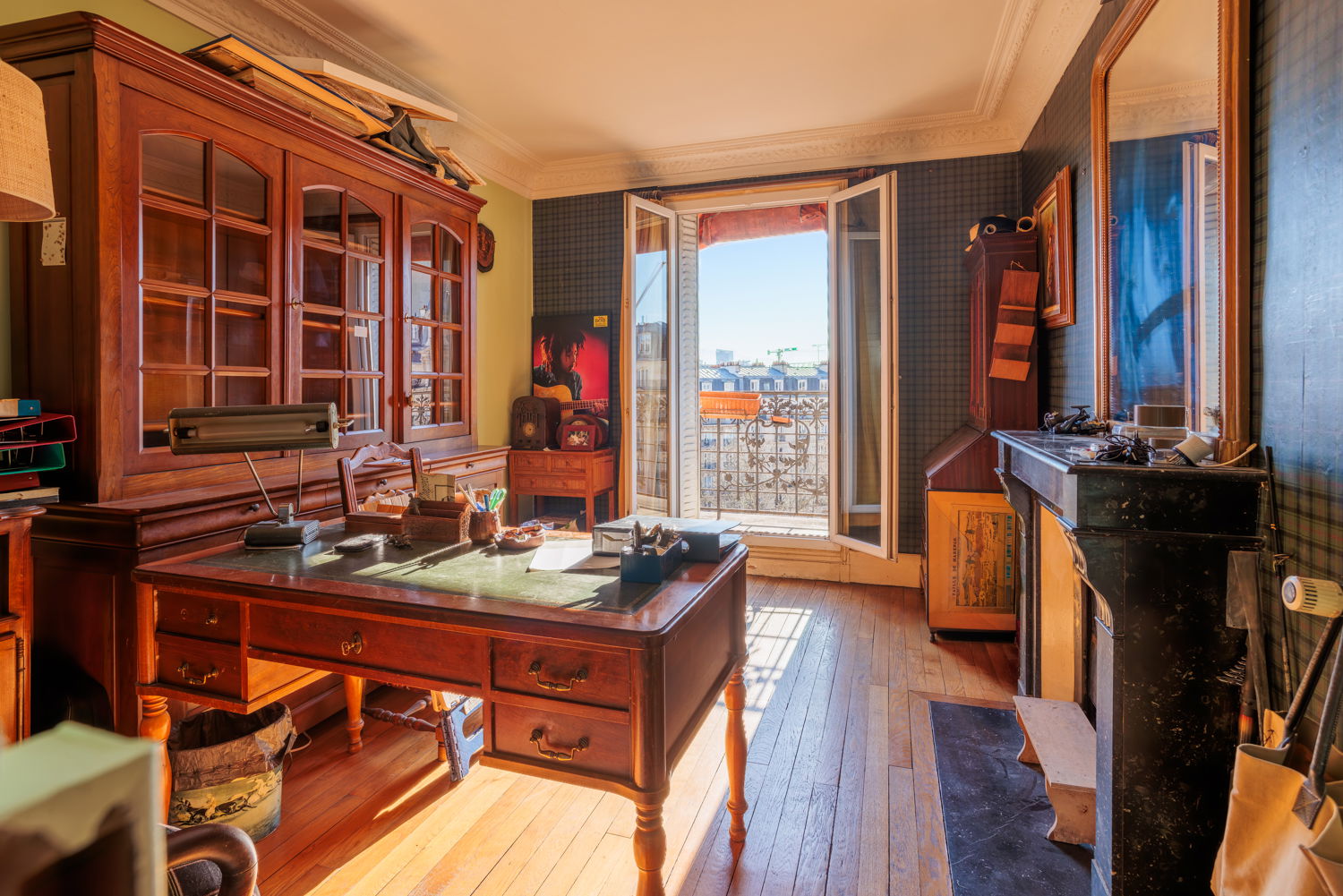 RARE - 3 pièces à rénover totalement avec le charme de l'ancien à 2 pas de Nation