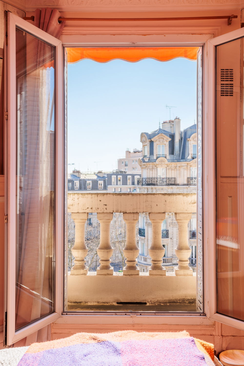 RARE - 3 pièces à rénover totalement avec le charme de l'ancien à 2 pas de Nation