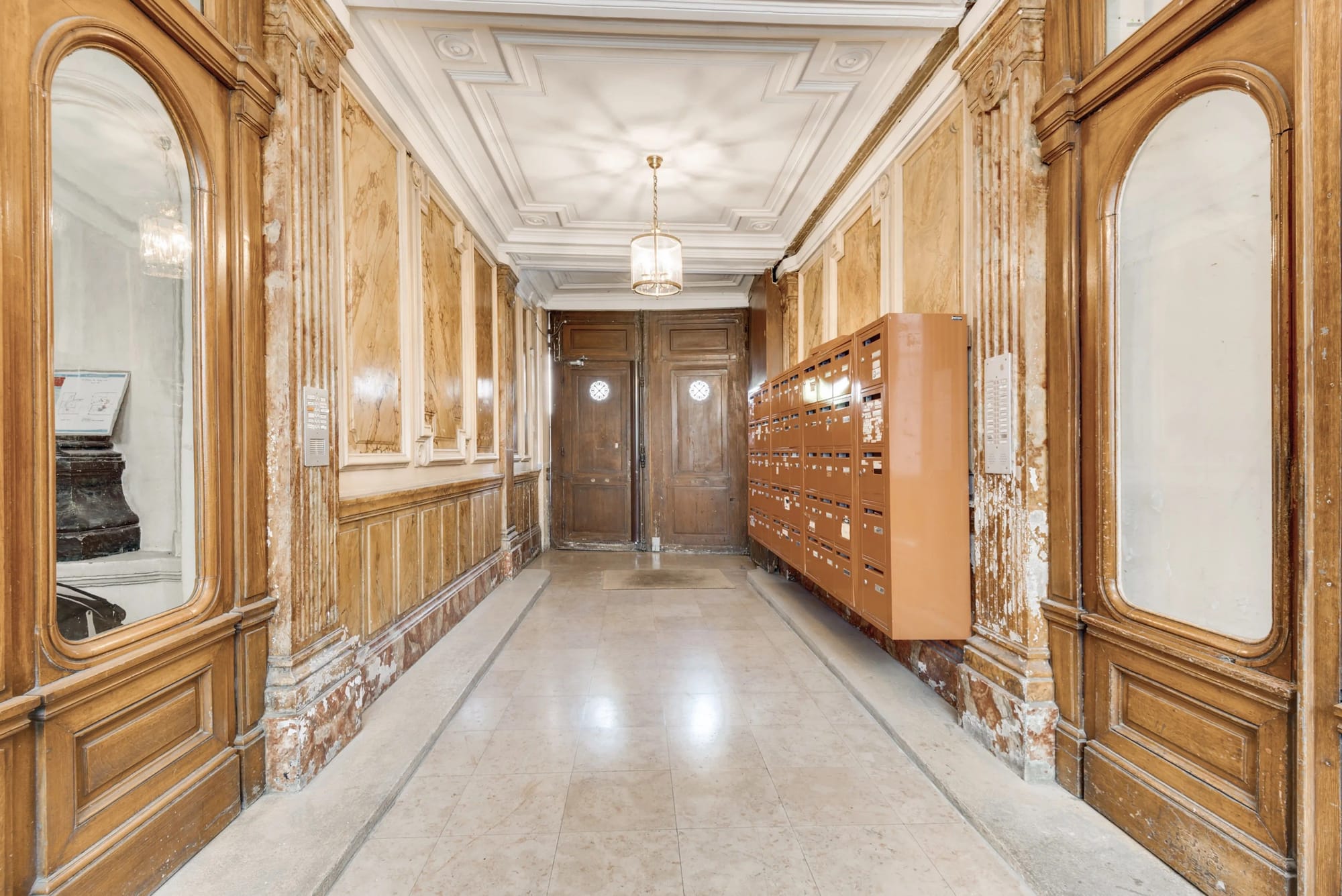 3 pièces dans un immeuble ancien de haut standing - La rotonde de Stanligrad