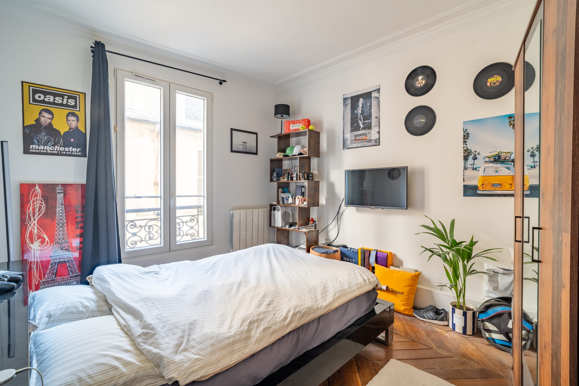 Coeur des Batignolles : 3 pièces sans perte de place avec tout le charme de l'ancien