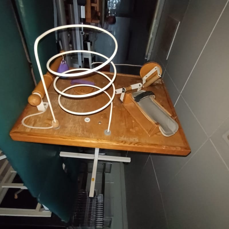 Urzadzenie do rehabilitacji dłoni