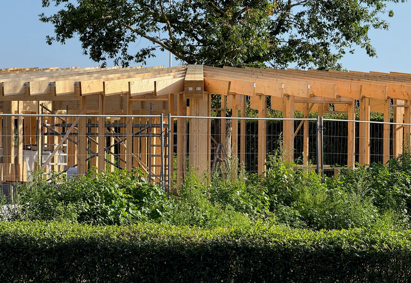 Limtræ og tagafslutning