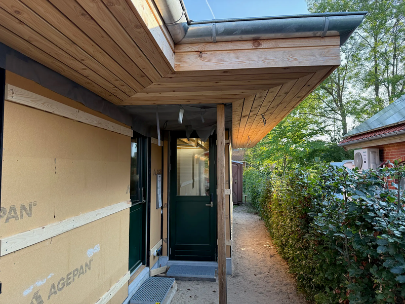 Udhængsbeklædning