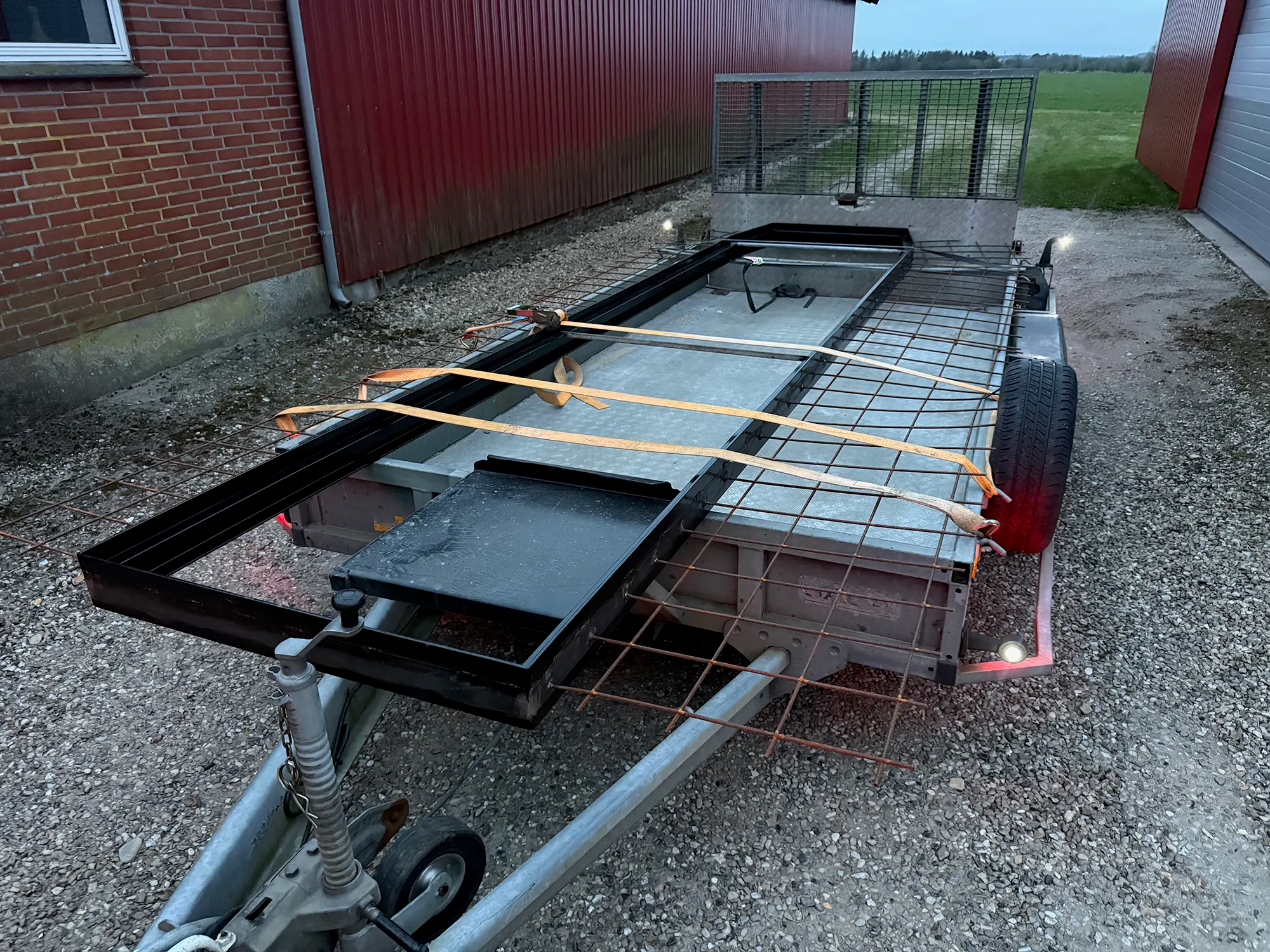 Kælderramme hentes