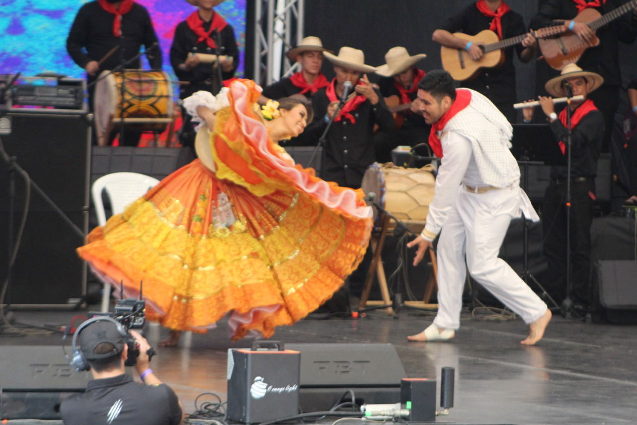 Festival Folclórico San Pedro en el Espinal